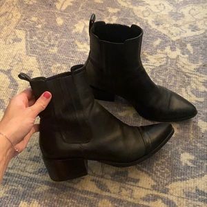 Black Vagabond leather booties EUC